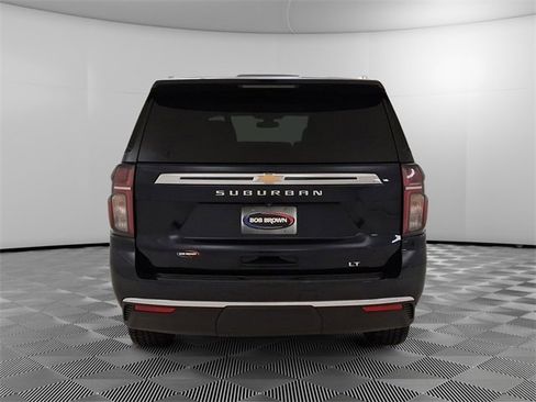 Used 2021 Chevrolet Suburban LT image 4