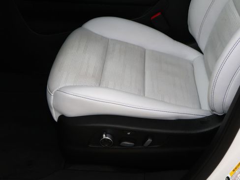 Certified 2024 Cadillac XT4 Sport image 19