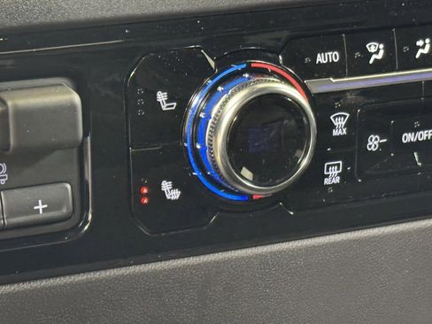 New 2026 GMC Sierra 1500 SLE image 36