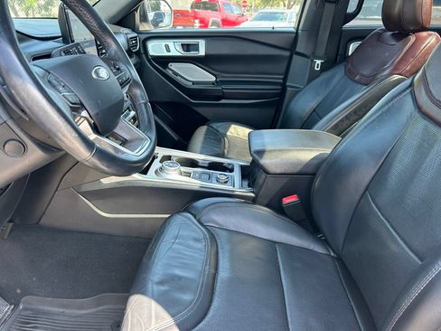 Used 2020 Ford Explorer Platinum w/ Premium Technology Package AWD/4WD image 11