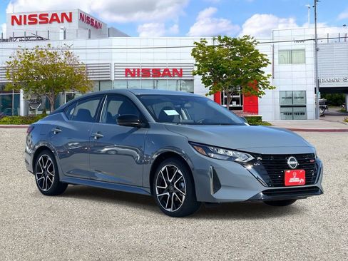 New 2025 Nissan Sentra SR w/ SR Premium Package image 5