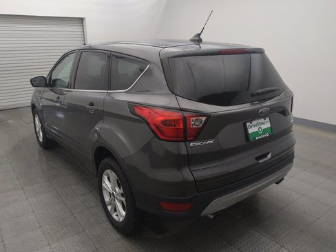 Used 2019 Ford Escape SE FWD image 5