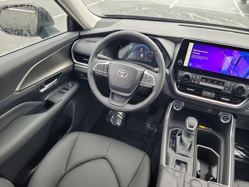 New 2026 Toyota Grand Highlander XLE image 15