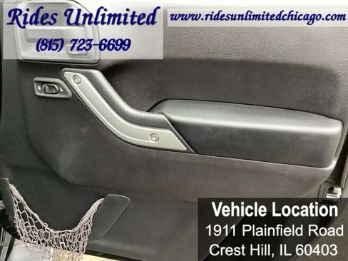 Used 2015 Jeep Wrangler Unlimited Rubicon w/ Dual Top Group AWD/4WD image 27