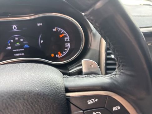 Used 2014 Jeep Grand Cherokee Overland image 25