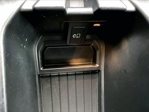 Used 2024 BMW X3 xDrive30i w/ Convenience Package image 15