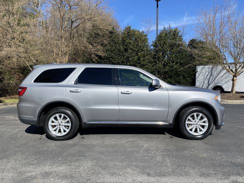 Used 2020 Dodge Durango SXT w/ 3rd Row Seating Group image 10