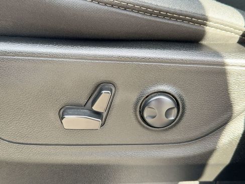 Used 2024 RAM 1500 Lone Star image 13