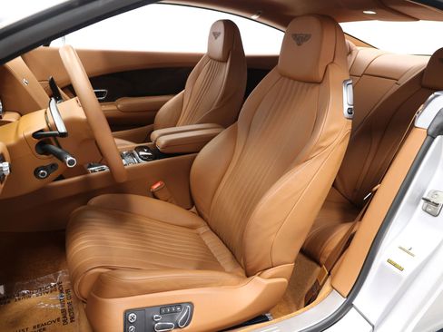 Used 2016 Bentley Continental GT image 16