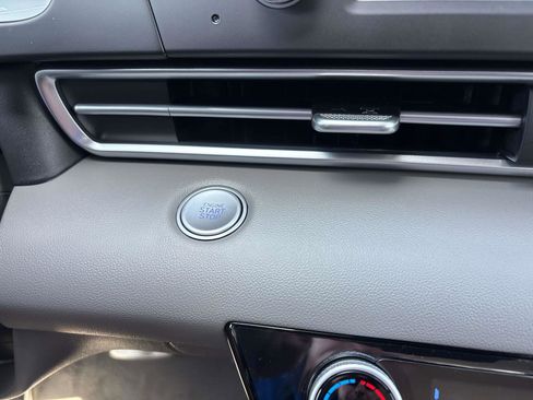 Used 2025 Hyundai Elantra Sport image 11