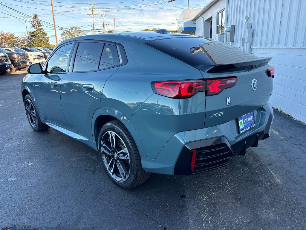 Used 2024 BMW X2 xDrive28i w/ M Sport Package AWD/4WD image 3