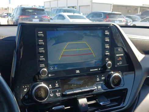 Used 2021 Toyota Highlander Limited image 24