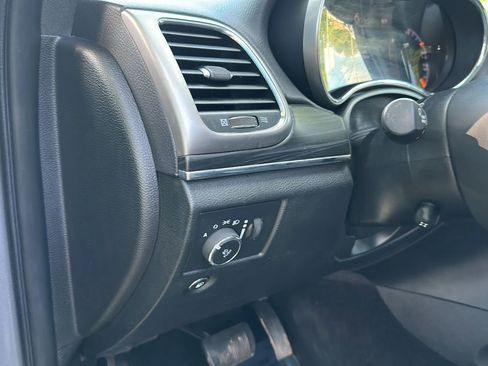 Used 2020 Jeep Grand Cherokee Limited w/ Luxury Group II image 38