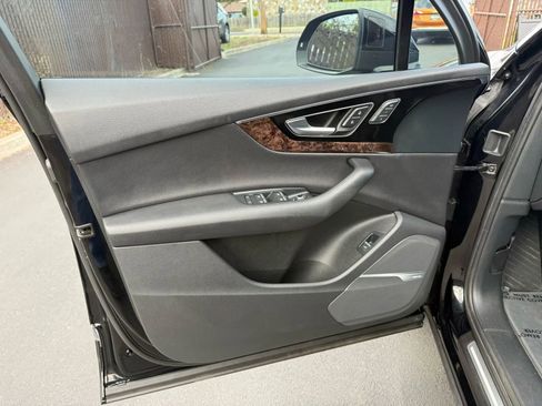 Used 2018 Audi Q7 3.0T Premium Plus image 10