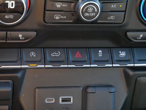 Used 2019 Chevrolet Silverado 1500 LT image 29