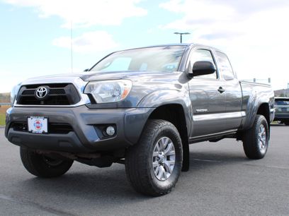 Used 2013 Toyota Tacoma 4x4 Access Cab V6 w/ SR5 Pkg