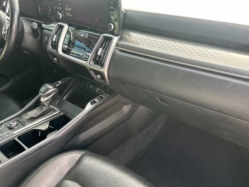 Used 2023 Kia Sorento S FWD image 15