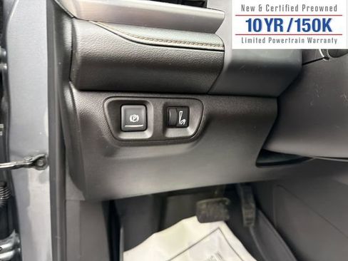 Used 2022 GMC Acadia AT4 image 17