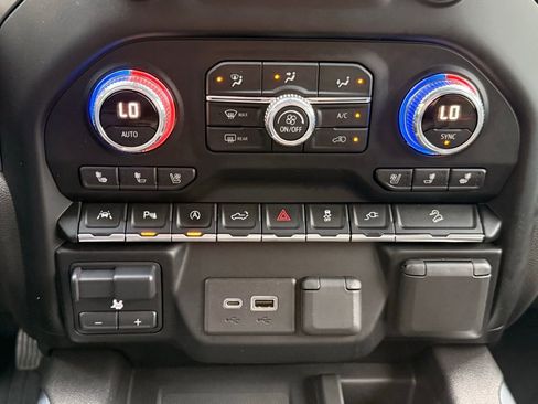 Used 2020 GMC Sierra 1500 AT4 w/ AT4 Premium Package image 19