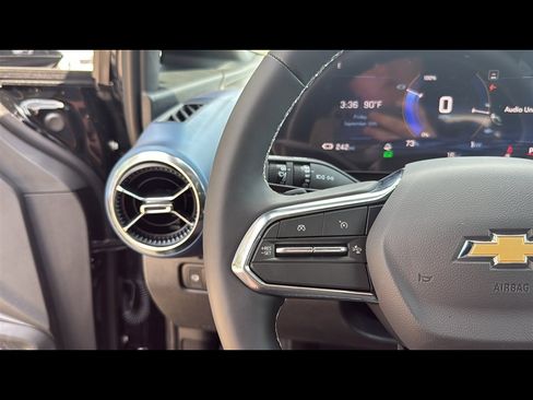 New 2025 Chevrolet Equinox EV LT image 13