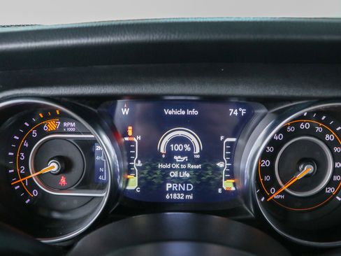 Used 2023 Jeep Wrangler Unlimited Sahara AWD/4WD image 17