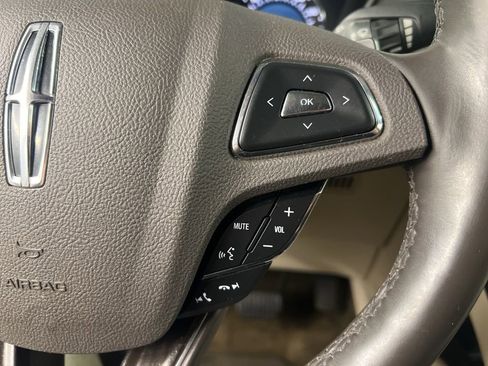 Used 2017 Lincoln MKX Reserve image 16