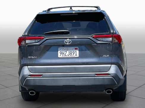 Used 2023 Toyota RAV4 XLE Premium FWD image 4