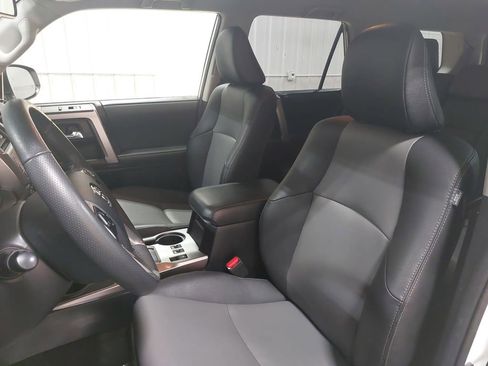 Used 2021 Toyota 4Runner SR5 Premium image 16