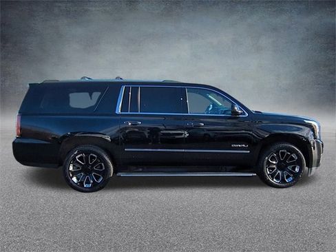 Used 2019 GMC Yukon XL Denali w/ Denali Ultimate Package image 10