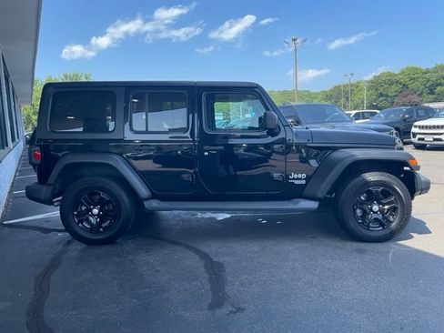 Used 2019 Jeep Wrangler Unlimited Sport S AWD/4WD image 4