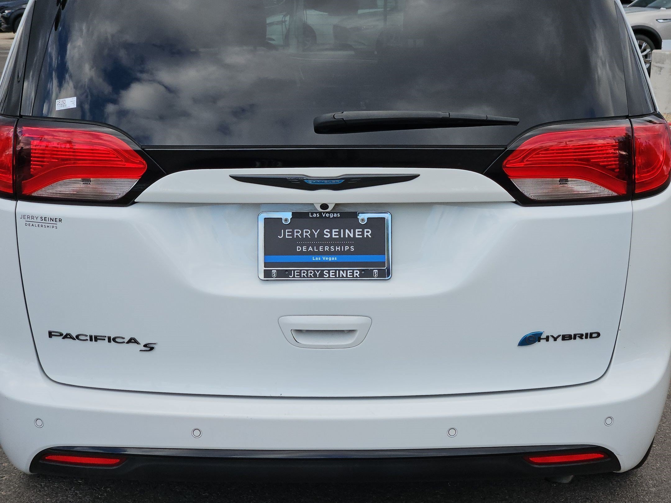 Used 2020 Chrysler Pacifica Touring-L FWD image 13