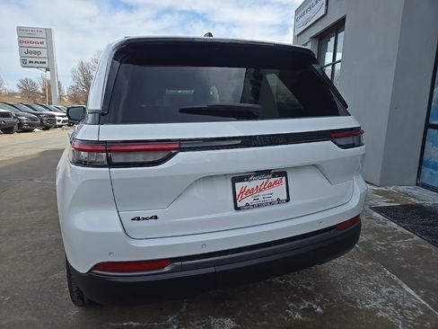 New 2026 Jeep Grand Cherokee Limited w/ Limited Altitude Package AWD/4WD image 8