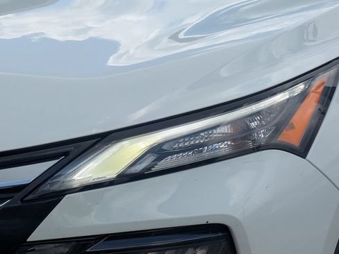 Used 2024 Nissan Rogue S AWD/4WD image 10