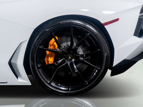 Used 2015 Lamborghini Aventador LP 700-4 image 19