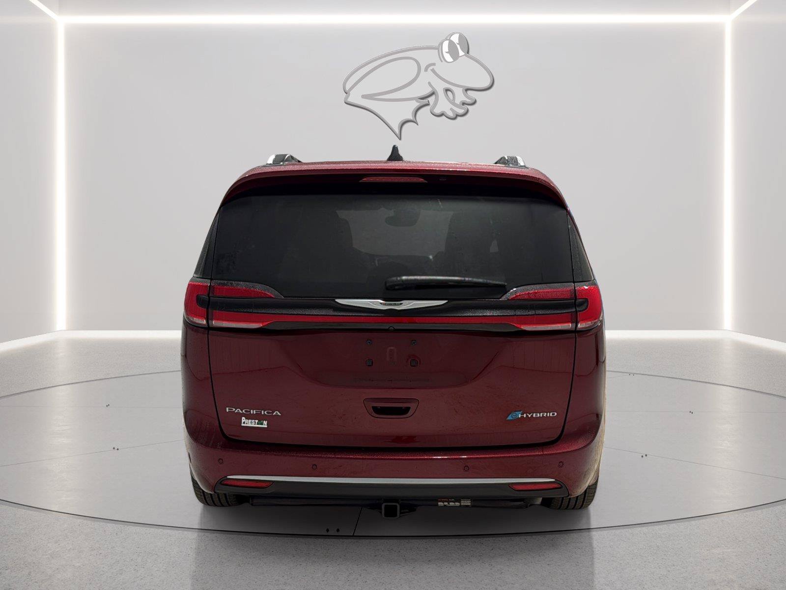Used 2023 Chrysler Pacifica Pinnacle FWD image 4