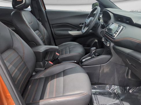Used 2020 Nissan Kicks SR w/ SR Premium Package FWD image 16