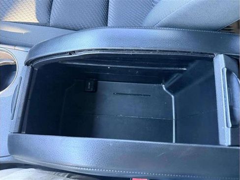 Used 2018 Toyota Highlander LE image 37