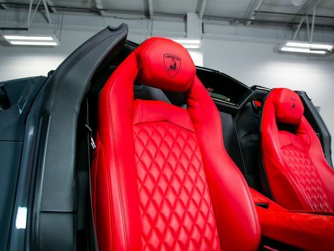 Used 2013 Lamborghini Aventador LP 700-4 image 45