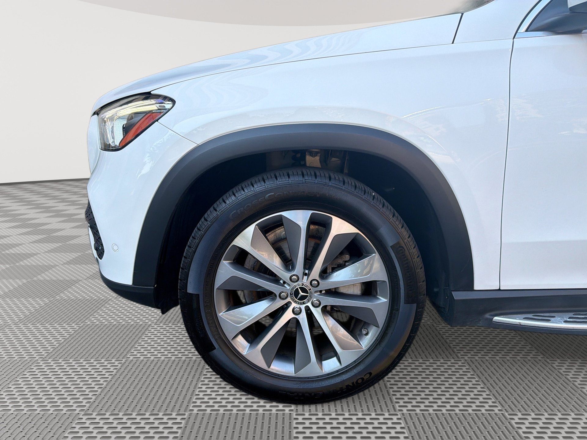 Used 2020 Mercedes-Benz GLE 350 4MATIC w/ Premium Package image 19