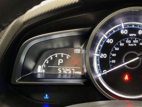 Used 2020 Toyota Yaris XLE image 26