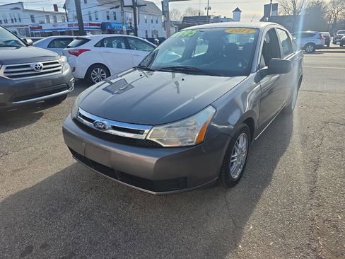 Used 2010 Ford Focus SES image 3