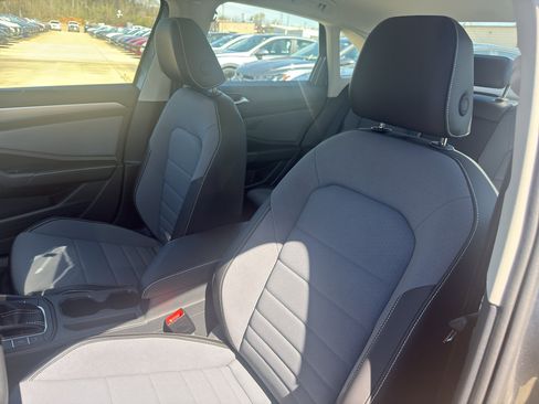New 2026 Volkswagen Jetta SE FWD image 12