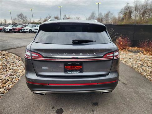 Used 2022 Lincoln Nautilus Reserve image 4