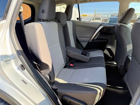 Used 2013 Toyota RAV4 LE AWD/4WD image 23