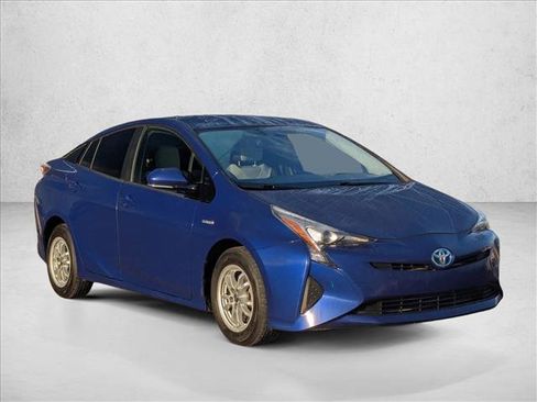 Used 2016 Toyota Prius Three image 3