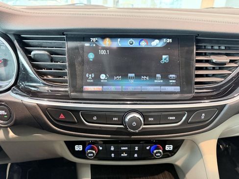 Used 2018 Buick Regal Essence w/ Driver Confidence Package #1 FWD image 40