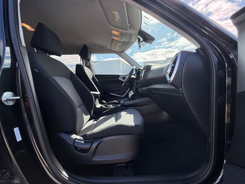 Used 2025 Kia Soul LX image 11