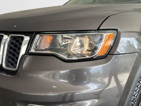 Used 2019 Jeep Grand Cherokee Limited AWD/4WD image 9