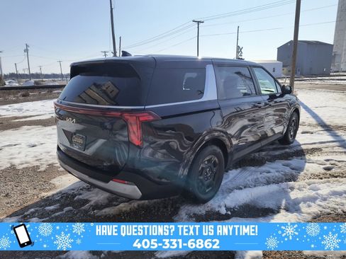 Used 2025 Kia Carnival image 9