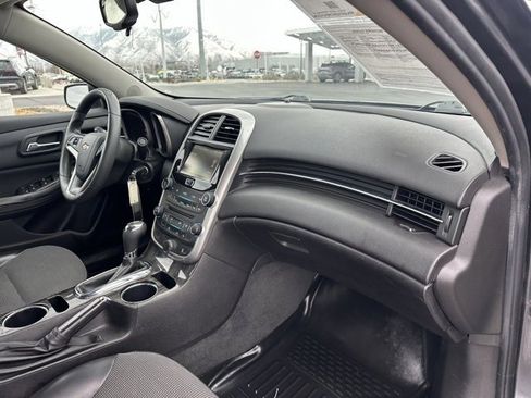 Used 2016 Chevrolet Malibu LT image 19